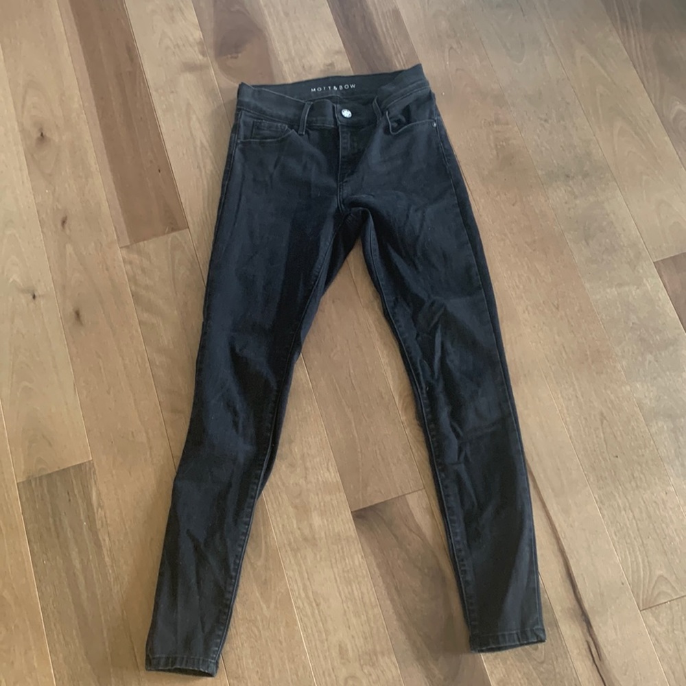 Women’s Mott and Bow skinny jeans